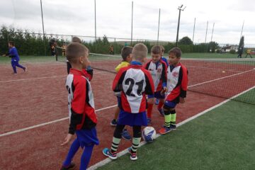 Aproximativ 150 de copii au jucat rugby-touch, la Berchișești
