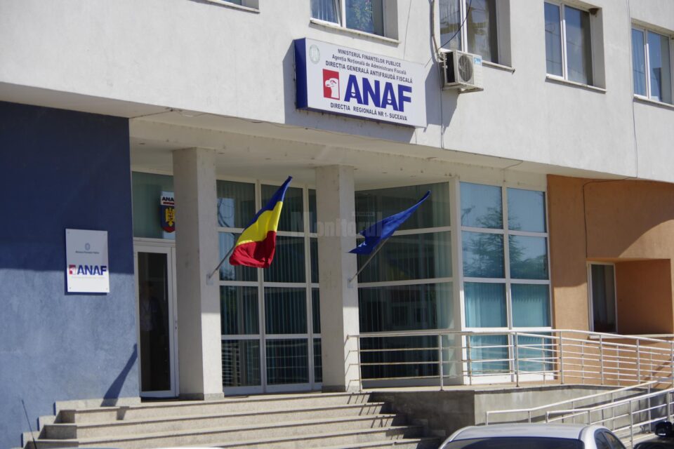 Doi inspectori de la Direcția Regională Antifraudă Suceava, trimiși în judecată de DNA