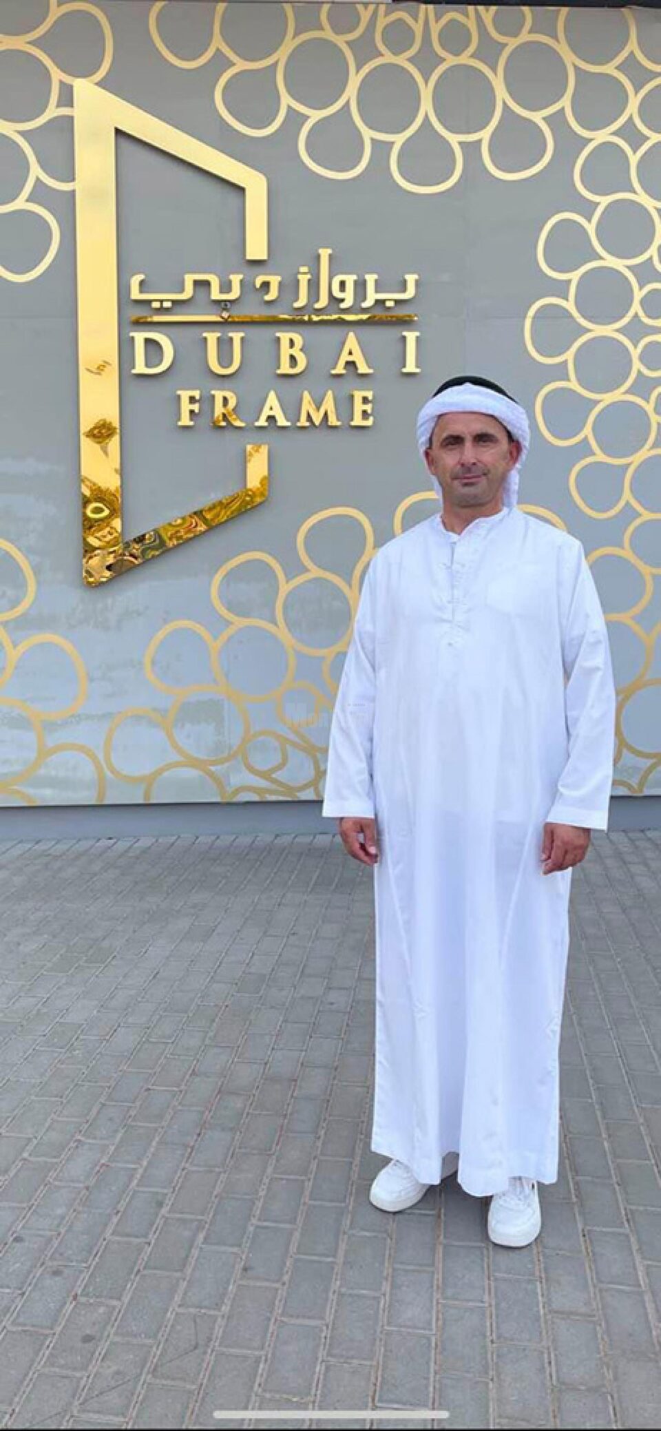 Aflat într-o vacanță în Dubai, primarul Neculai Miron a fost desemnat ca delegat la congresul PNL din 25 septembrie Aflat într-o vacanță în Dubai, primarul Neculai Miron a fost desemnat ca delegat la congresul PNL din 25 septembrie