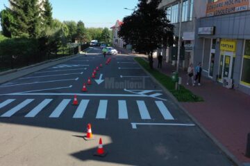 Strada Curtea Domnească are acum o porțiune mai mare cu sens unic, dar și mai multe locuri de parcare