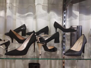 Magazinele „La Strada” oferă încălțăminte din piele din colecțiile unor branduri celebre la prețuri de outlet