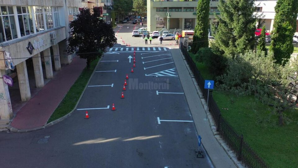 Strada Curtea Domnească are acum o porțiune mai mare cu sens unic, dar și mai multe locuri de parcare 2