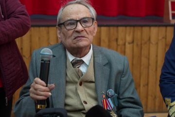 Constantin Florea s-a născut în data de 25 septembrie 1916, în orașul Dolhasca