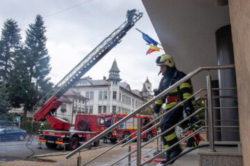 Simularea unui incendiu la Judecătoria Vatra Dornei