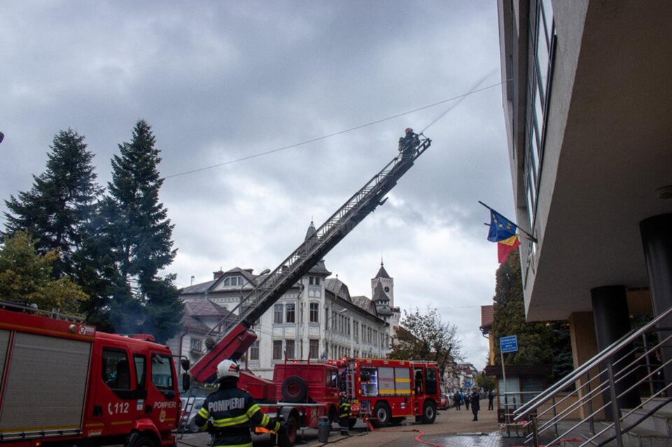 Simularea unui incendiu la Judecătoria Vatra Dornei