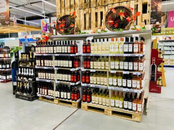 Târgul de Vinuri Auchan, cu peste 330 de sortimente de vinuri românești și moldovenești