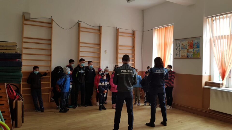 ghiozdane copii patrauti