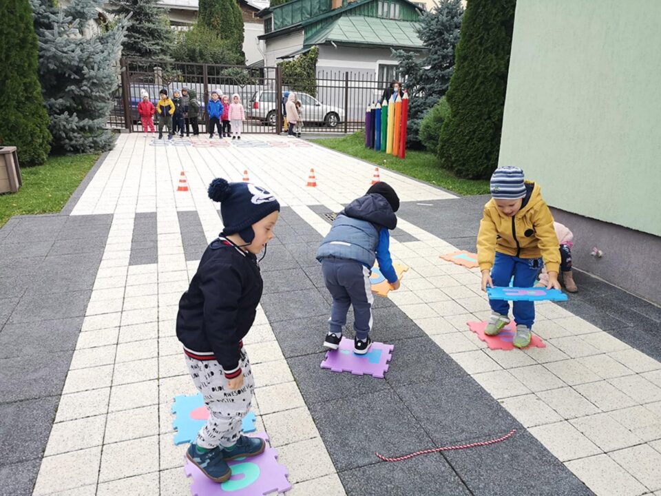 Activități sportive, la Grădinițele cu Program Prelungit ,,Așchiuță” și ,,Albinuța” Suceava