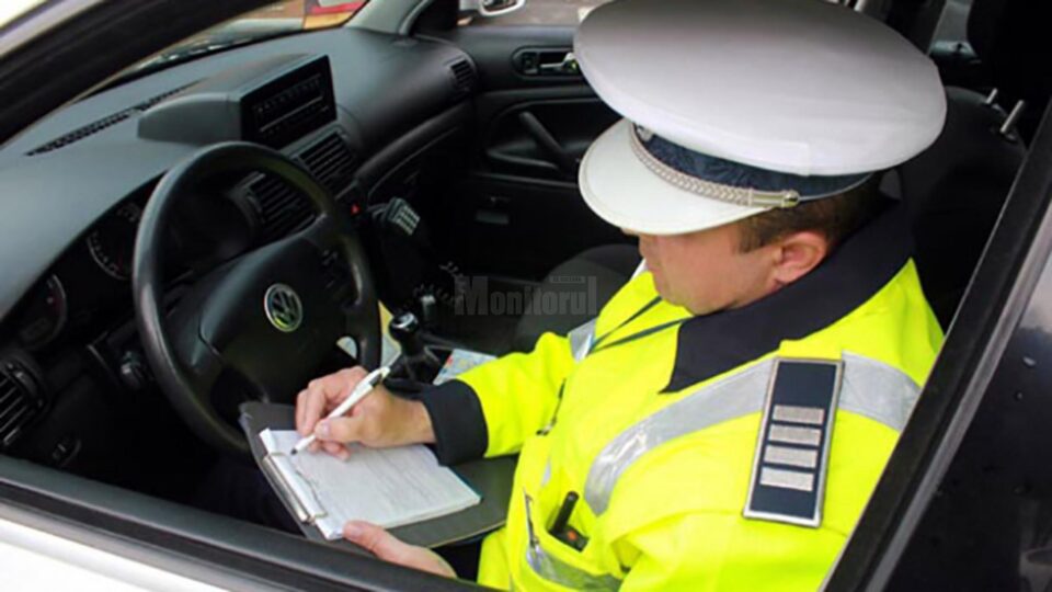 Lăsat fără permis și amendat după ce nu a acordat prioritate unei ambulanțe SMURD Sursa gazetaoltului.ro Lăsat fără permis și amendat după ce nu a acordat prioritate unei ambulanțe SMURD Sursa gazetaoltului.ro