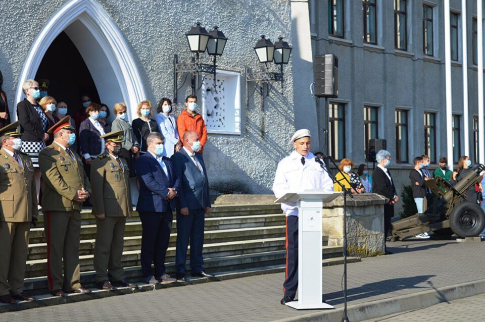 120 de „boboci” de la Colegiul Militar din Câmpulung Moldovenesc descoperă tainele vieții de cazon
