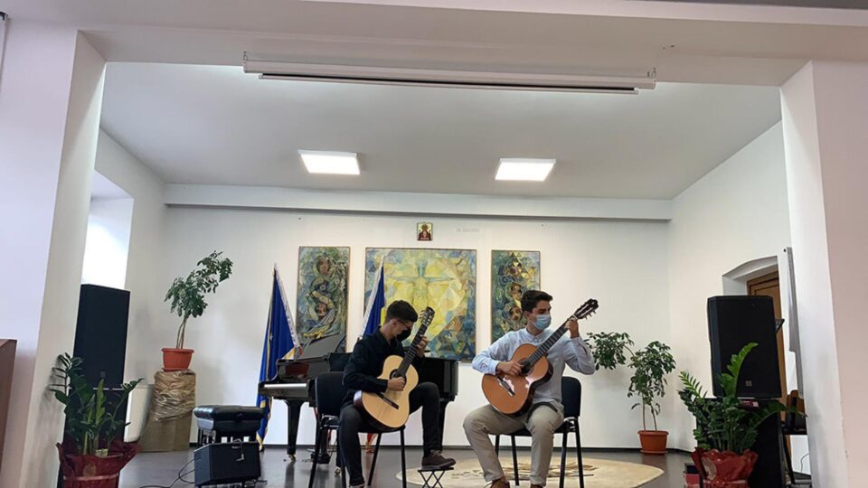 O incursiune în lumea muzicii europene și francofone, cu elevi și profesori de la Colegiul de Artă Suceava