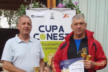 Viorel Negru, în dreapta imaginii, alături de partenerul său, Virgil Străistaru