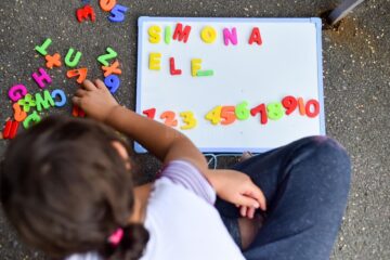 Ultima săptămână de înscrieri ca voluntar pentru copiii din centrele de plasament