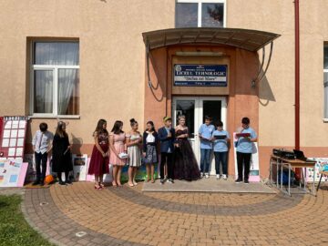 Ziua europeană a limbilor străine, marcată de elevii Liceului Tehnologic Cajvana