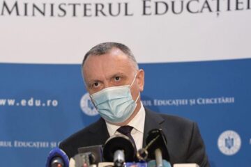 Ministrul Educației, Sorin Cîmpeanu Sursa adevarul.ro
