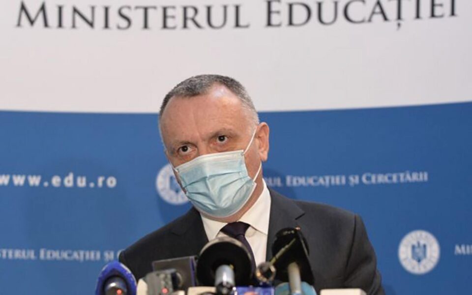 Ministrul Educației, Sorin Cîmpeanu Sursa adevarul.ro