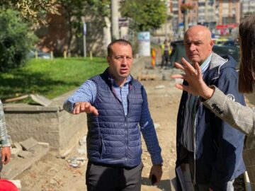 Treceri de pietoni desființate, semaforizare și bandă de stocaj pe principala arteră de circulație a Sucevei