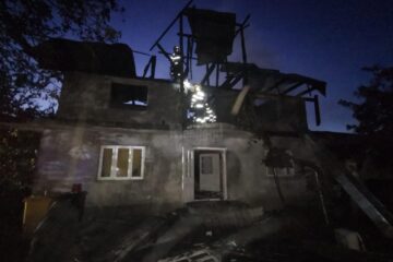 Casa incendiată