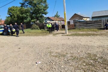 Descindere a poliției la familii din Șcheia care își neglijează copiii și îi împing spre infracțiuni