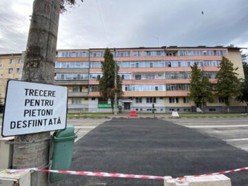 Treceri de pietoni desființate, semaforizare și bandă de stocaj pe principala arteră de circulație a Sucevei