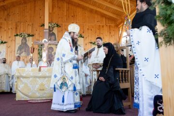 Slujbă de instalare a stareței Schitului „Maica Domnului Grabnic Ascultătoare” din Vicovu de Jos Foto Ema Motrescu