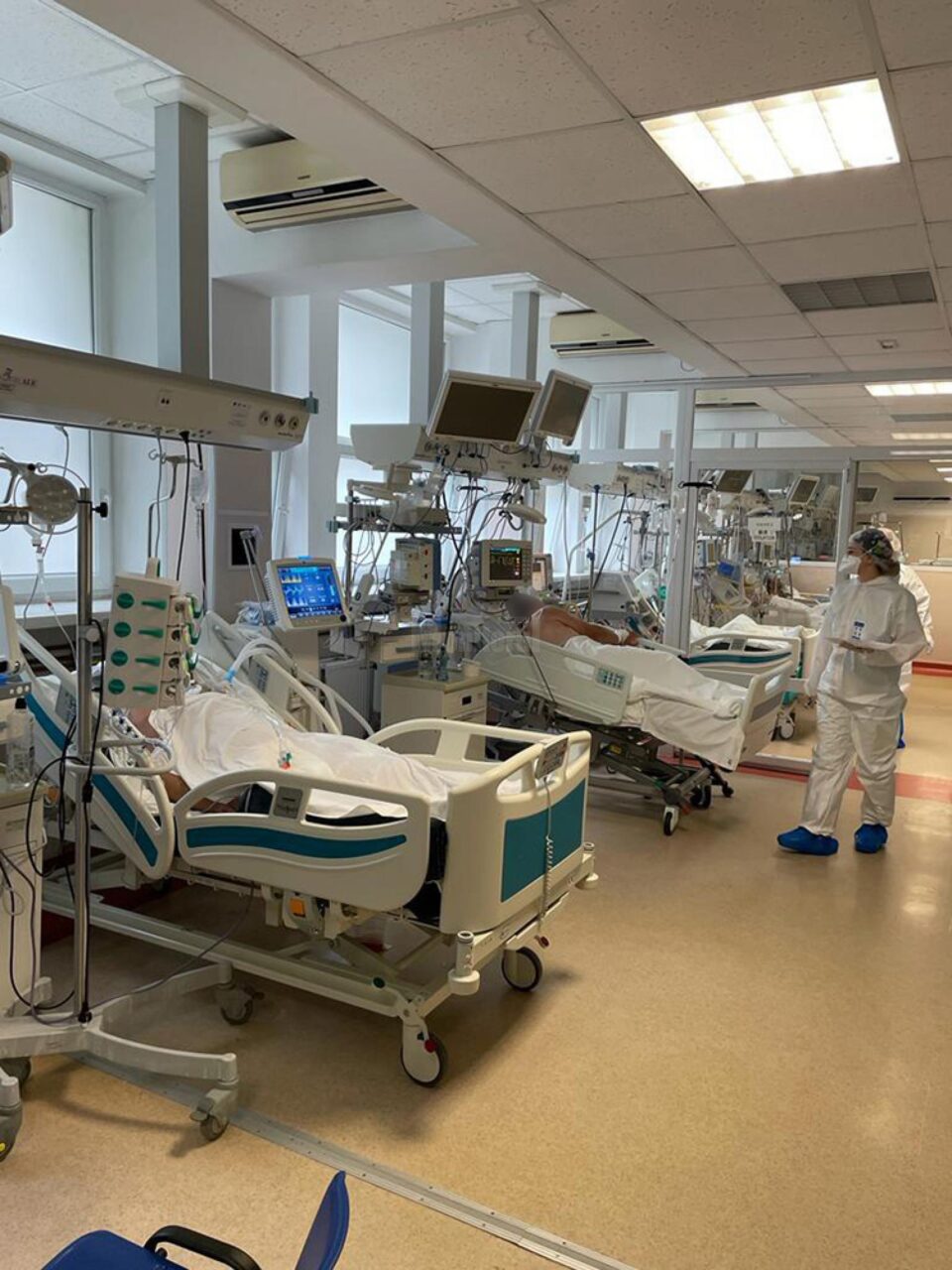 La ATI nu mai sunt ventilatoare pentru Covid