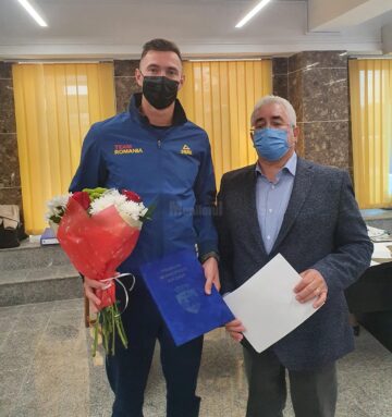 Vicecampionul olimpic Marius Cozmiuc și primarul Sucevei, Ion Lungu