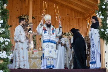 Slujbă de instalare a stareței Schitului „Maica Domnului Grabnic Ascultătoare” din Vicovu de Jos Foto Ema Motrescu