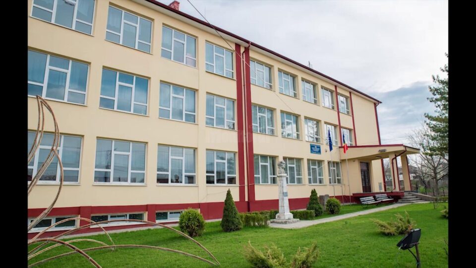 Elevii Liceului Tehnologic „Mihai Eminescu” din Dumbrăveni, locul II la competiția „Smart Energy”