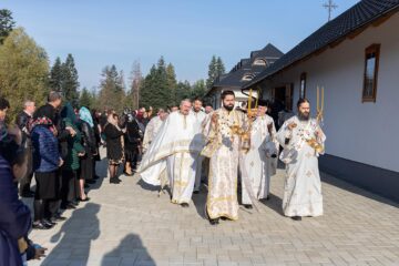 Slujbă de instalare a stareței Schitului „Maica Domnului Grabnic Ascultătoare” din Vicovu de Jos Foto Ema Motrescu