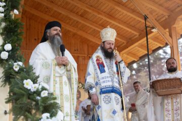 Slujbă de instalare a stareței Schitului „Maica Domnului Grabnic Ascultătoare” din Vicovu de Jos Foto Ema Motrescu