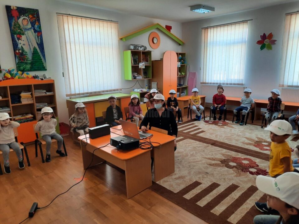 Grădinița cu Program Normal „Stejărelul” Cajvana, beneficiara unui proiect cu finanțare externă