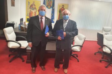 Primarul Ion Lungu a semnat cu SC Electromagnetica SA contract pentru achiziția și montarea a 7 stații de încărcare a vehiculelor electrice