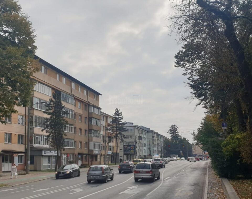Prelungirea benzii de stocaj pe Bulevardul Ana Ipătescu pentru virarea la stânga, spre Ipotești