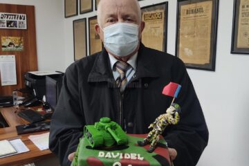 Redacția Monitorului de Suceava i-a pregătit o surpriză lui Dumitru Davidel, care astăzi împlinește 84 de ani