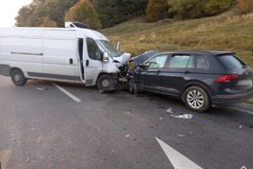 Cinci mașini implicate într-un carambol la ieșirea din Gura Humorului spre Frasin