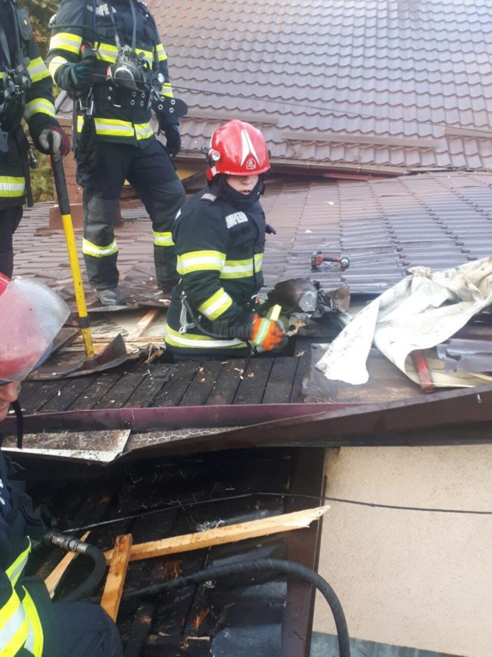Un incendiu izbucnit la o centrală termică era pe cale să mistuie o întreagă gospodărie