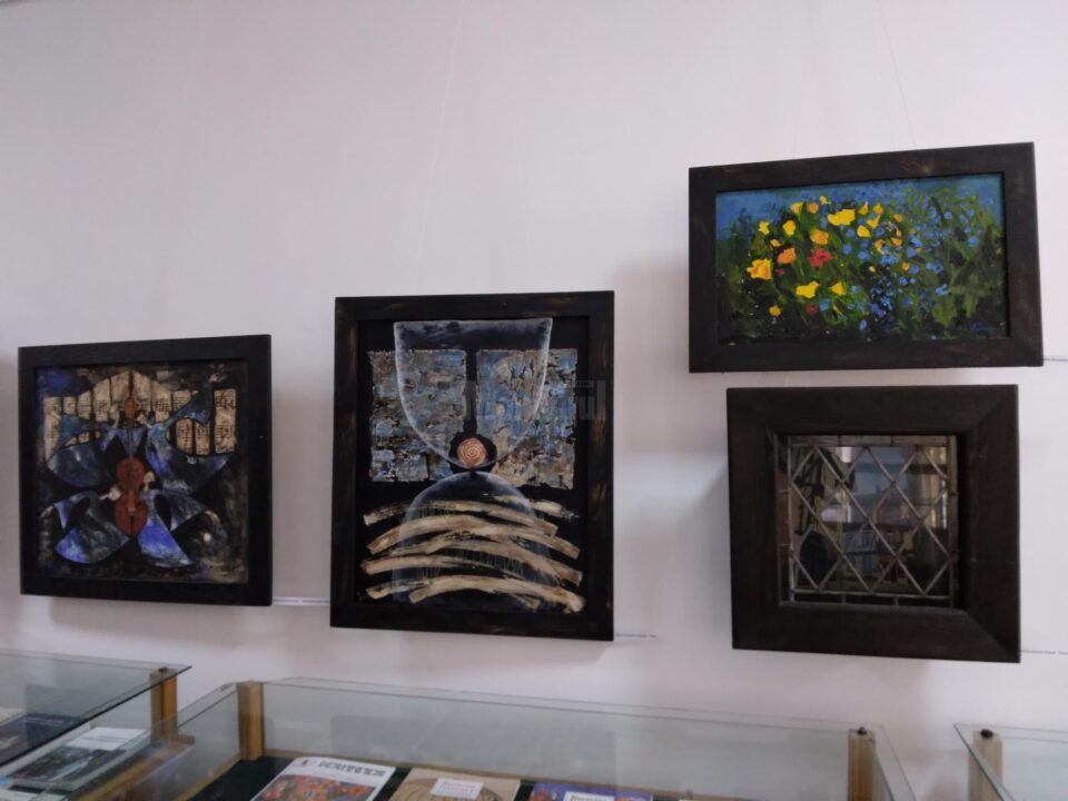 Expozitie de arta plastica la Biblioteca Bucovinei