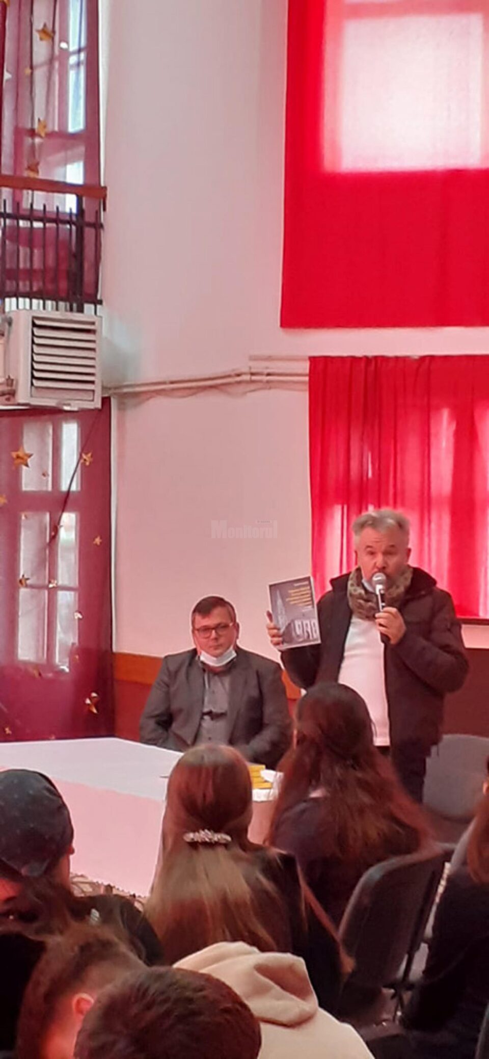 Ziua Holocaustului, marcată de elevii și profesorii de la Liceul Tehnologic Cajvana