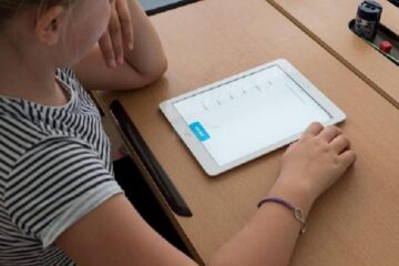 26 de clase din județ au trecut în online