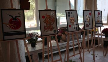 Artistul plastic Radu Bercea ne oferă noi „Simboluri” prin tehnica artelitului