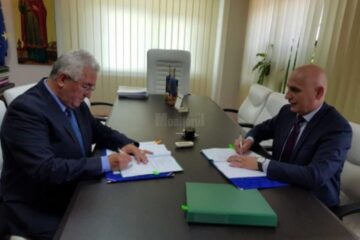 Semnarea contractului pentru “Construire corp clădire cu săli de clasă și laboratoare pentru gimnaziu” la Colegiul Național “Petru Rareș”
