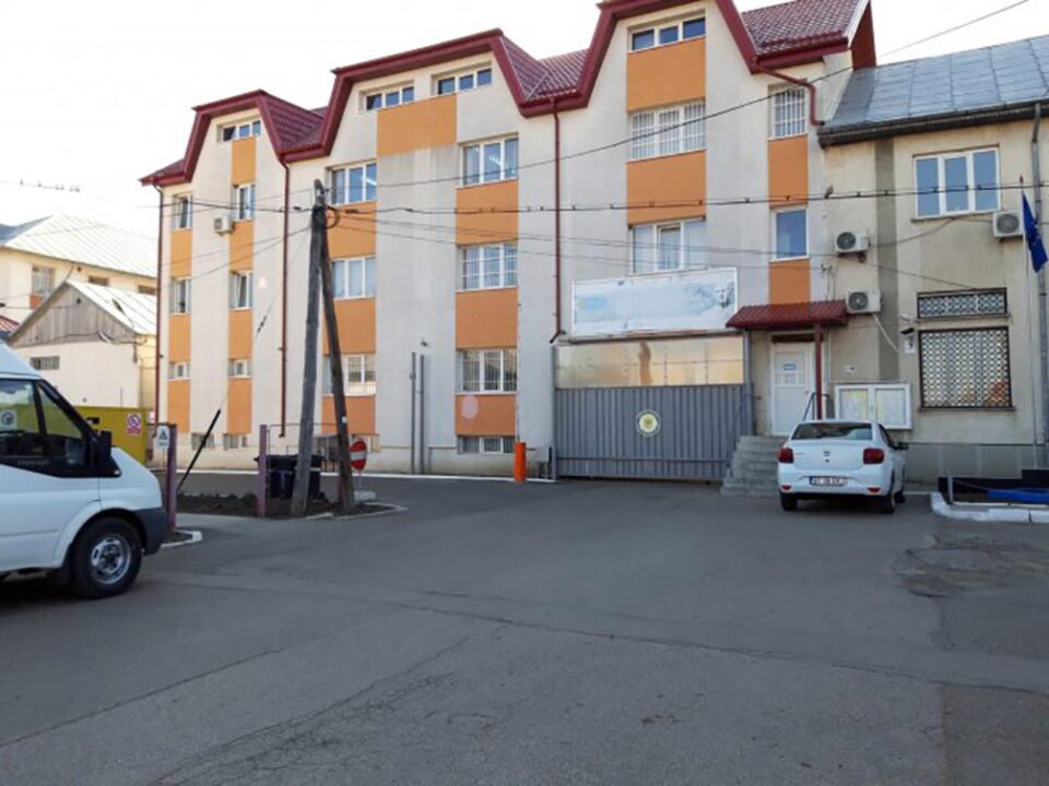 Vasile Ion Cuțitariu a fost condus, sub escortă, la Penitenciarul Botoșani Sursa Monitorulbt.ro