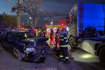 Coliziune între un autoturism și un cap tractor, în Șcheia