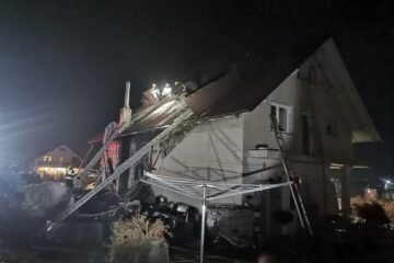 Incendiu la acoperișul unei vile din Bosanci