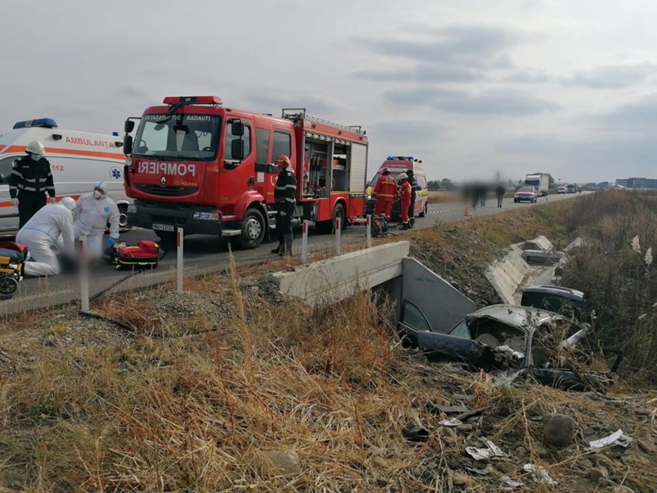 Al patrulea bărbat implicat în groaznicul accident rutier de joi de la Rădăuți a murit joi noapte la Spitalul Județean Suceava Al patrulea bărbat implicat în groaznicul accident rutier de joi de la Rădăuți a murit joi noapte la Spitalul Județean Suceava