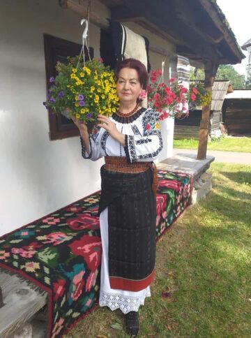 Cunoscuta și apreciata cântăreață de muzică populară Viorica Galan Dumbravă, a pierdut lupta cu coronavirusul pandemic 6