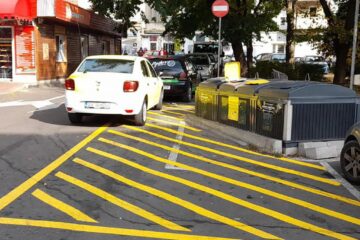 Marcajele rutiere din zona punctelor de colectare a gunoiului, refăcute pentru a atenționa șoferii să nu mai lase mașinile acolo
