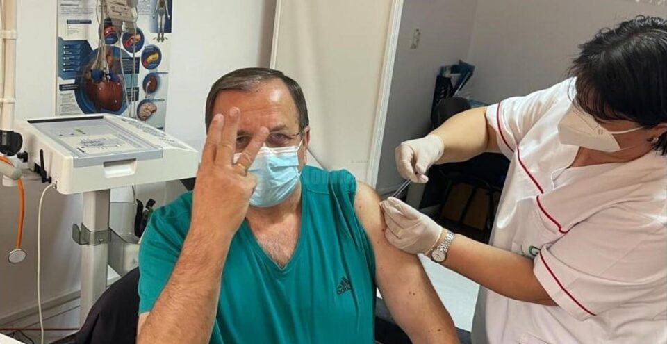 Presedintele CJ Suceava, Gheorghe Flutur, a facut un nou apel către suceveni să se vaccineze Presedintele CJ Suceava, Gheorghe Flutur, a facut un nou apel către suceveni să se vaccineze