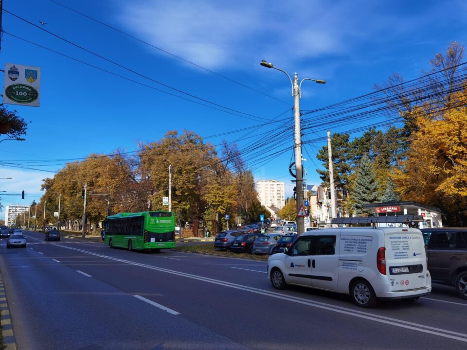 O taxatoare de pe un autobuz TPL s-a lovit la genunchi, dupa o frana brusca în zona Magazinului Bucovina O taxatoare de pe un autobuz TPL s-a lovit la genunchi, dupa o frana brusca în zona Magazinului Bucovina